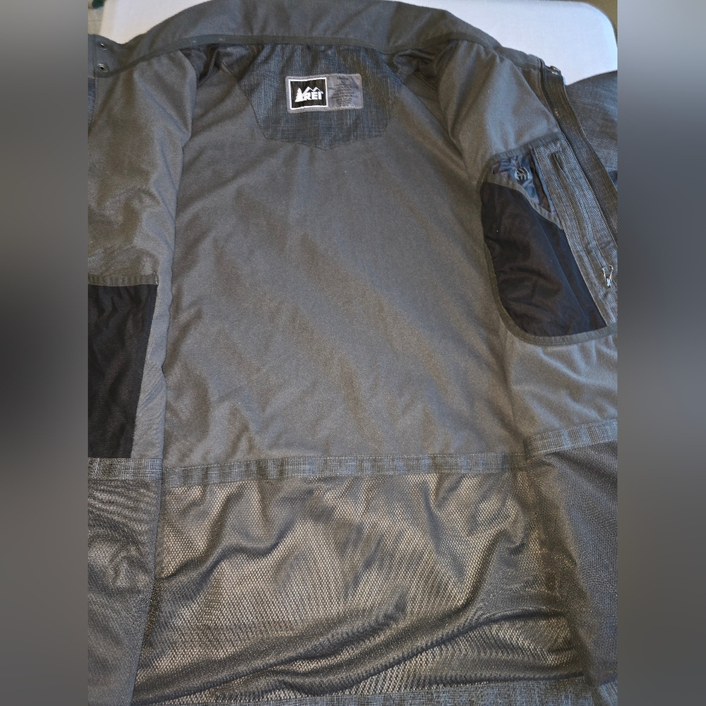 REI Men's Dark Gray Lightweight Hiking Gorpcore Packable E1 Elements Jacket - Picture 4 of 11